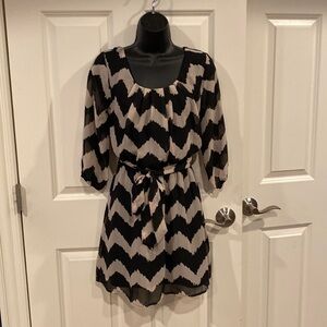 XS Lily Rose black/tan belted dress